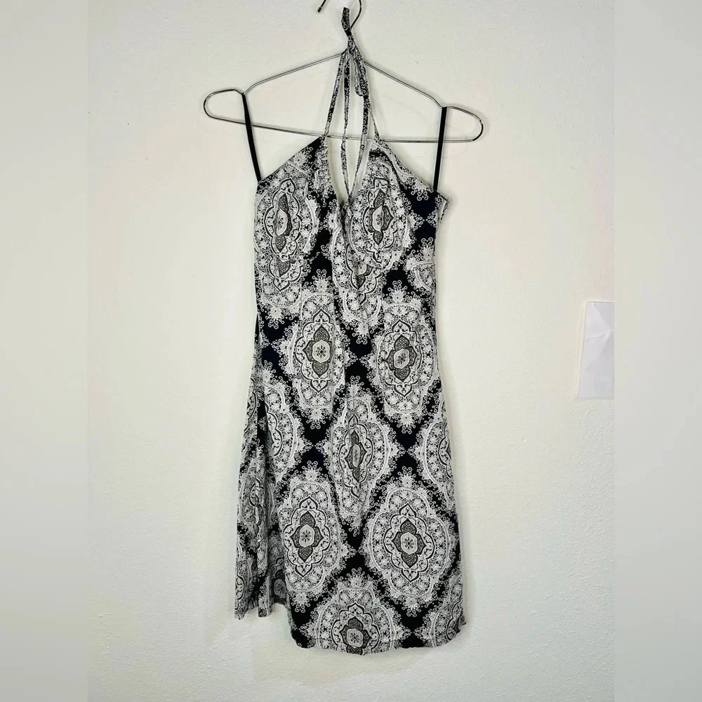 H&M Elegant Halter Neck Knee Length Dress Timeless Blue and White Baroque Print